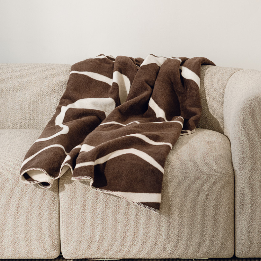 Felu Überwurf - braune & beige Sofadecke, Wohnzimmerdecke - weiche Kuscheldecke - noo.ma