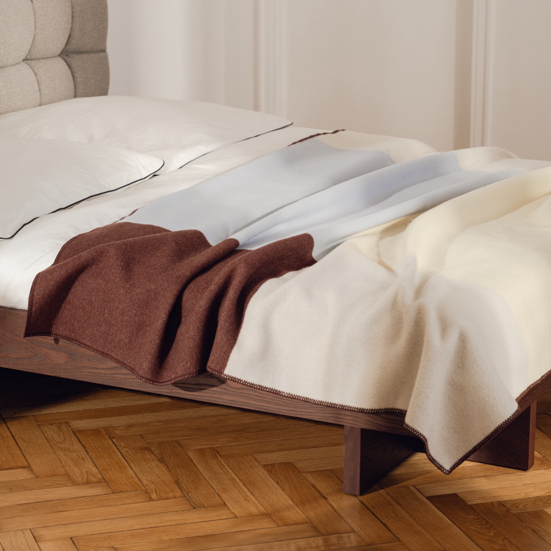Hilu Wolldecke, sofadecke, tagesdecke - Gelb, Blau und Braun - kuscheldecke - noo.ma